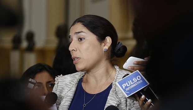 Letona sobre investigación en su contra: "Me pongo a total disposición de la fiscalía"