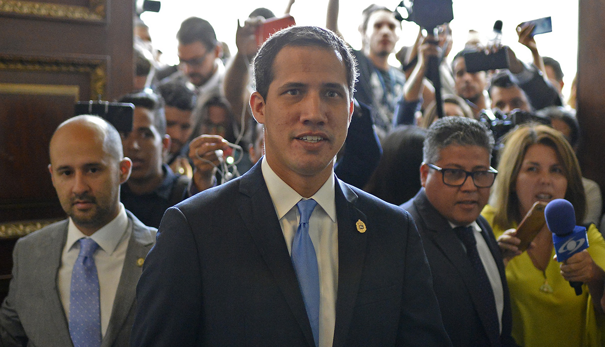 Venezuela: Parlamento ratifica a Guaidó como presidente encargado hasta que "cese usurpación"