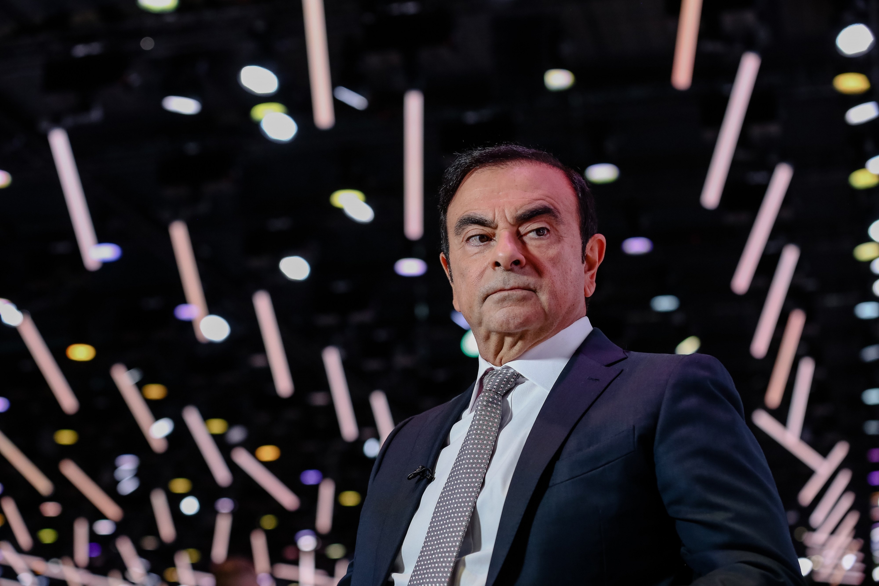 Renault confirma a Ghosn en su cargo tras investigación interna