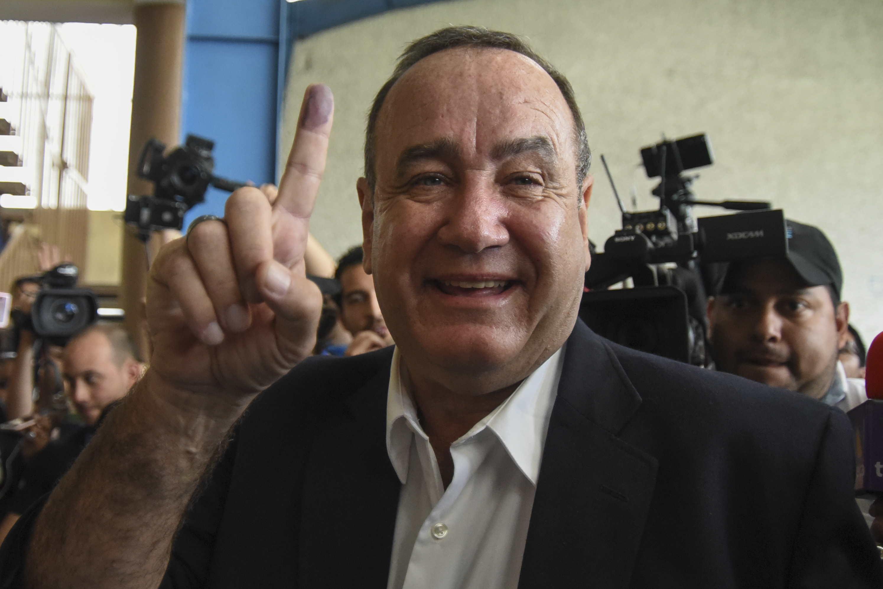 Alejandro Giammattei cree que pasará a una segunda vuelta electoral. (Foto: AFP)