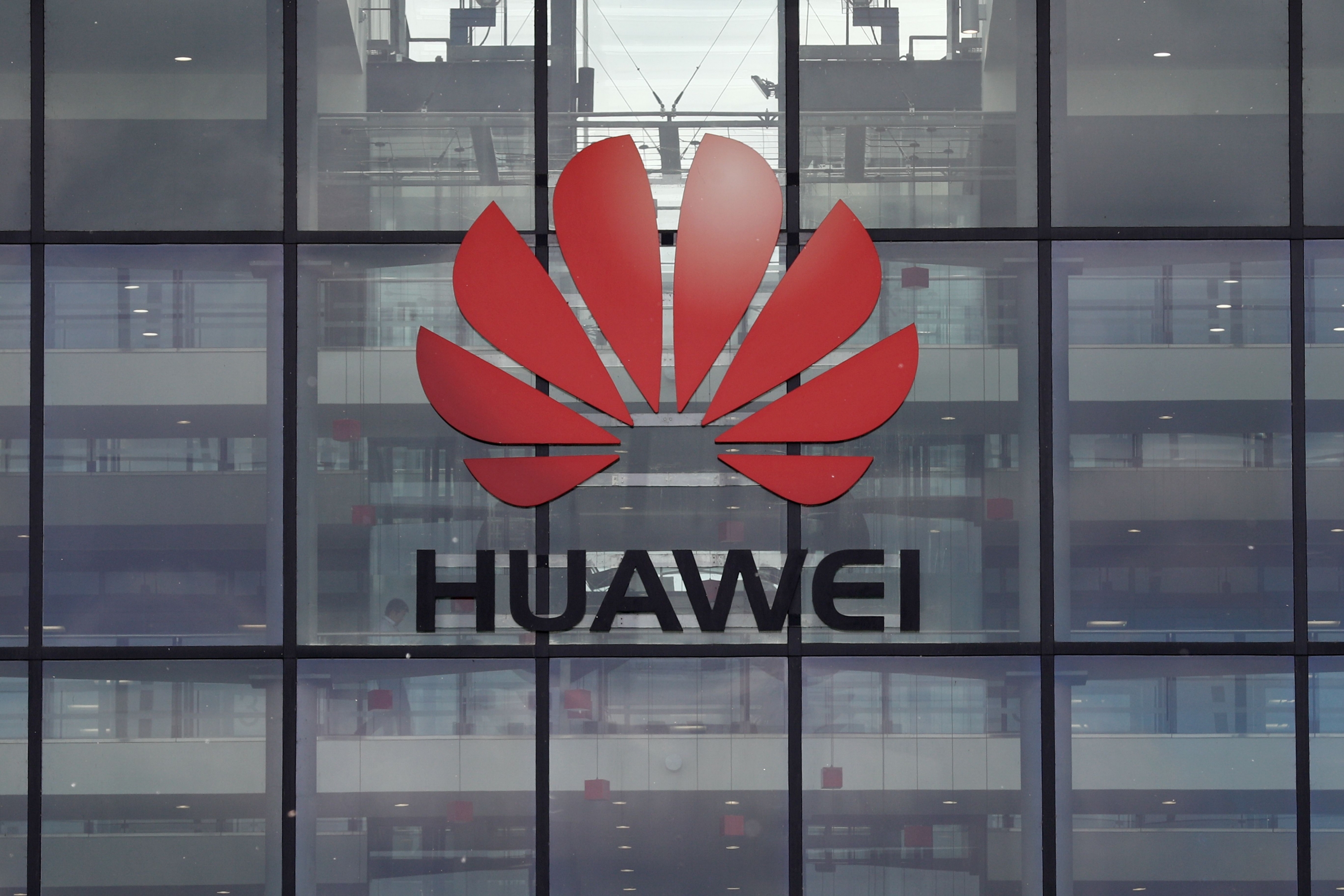 Huawei supera otra vez a Apple en mercado global de smartphones