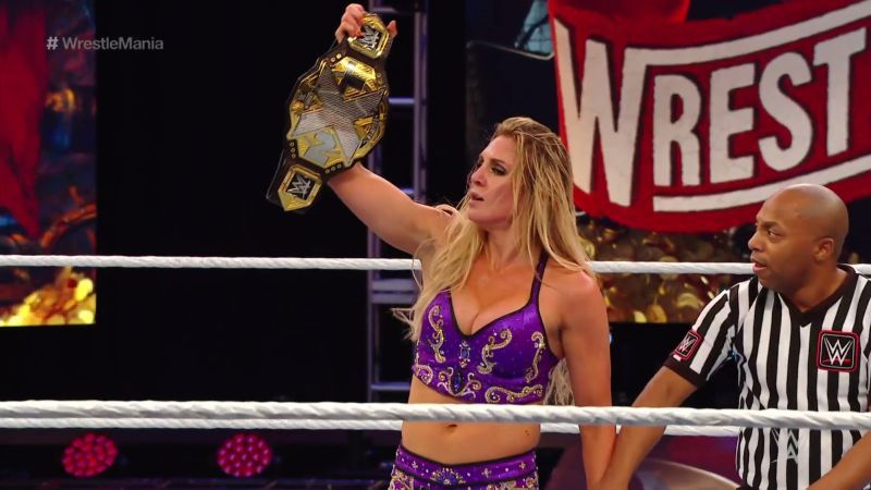 Charlotte Flair venció a Rhea Ripley y ganó el título de NXT.(WWE)