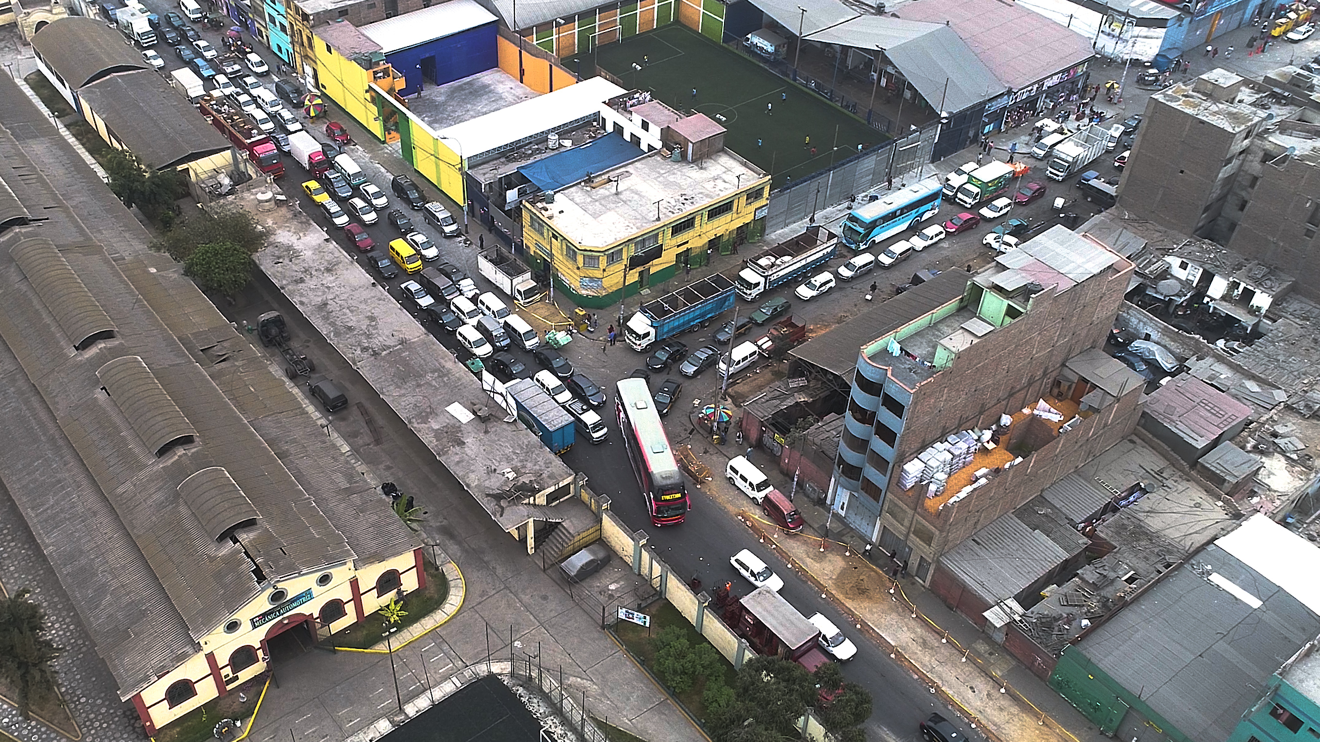 La Victoria tiene más terminales de buses que todas las capitales de América juntas