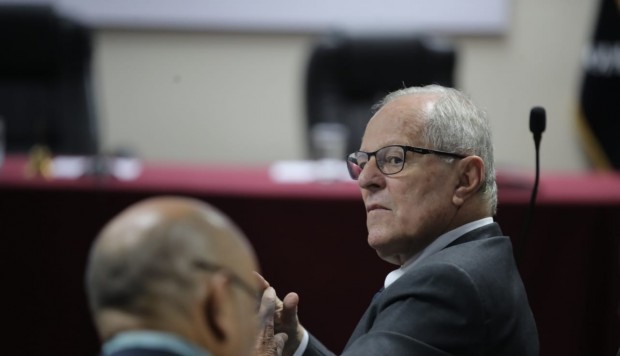 PPK: fiscalía interrogó al ex mandatario por el caso Interoceánica