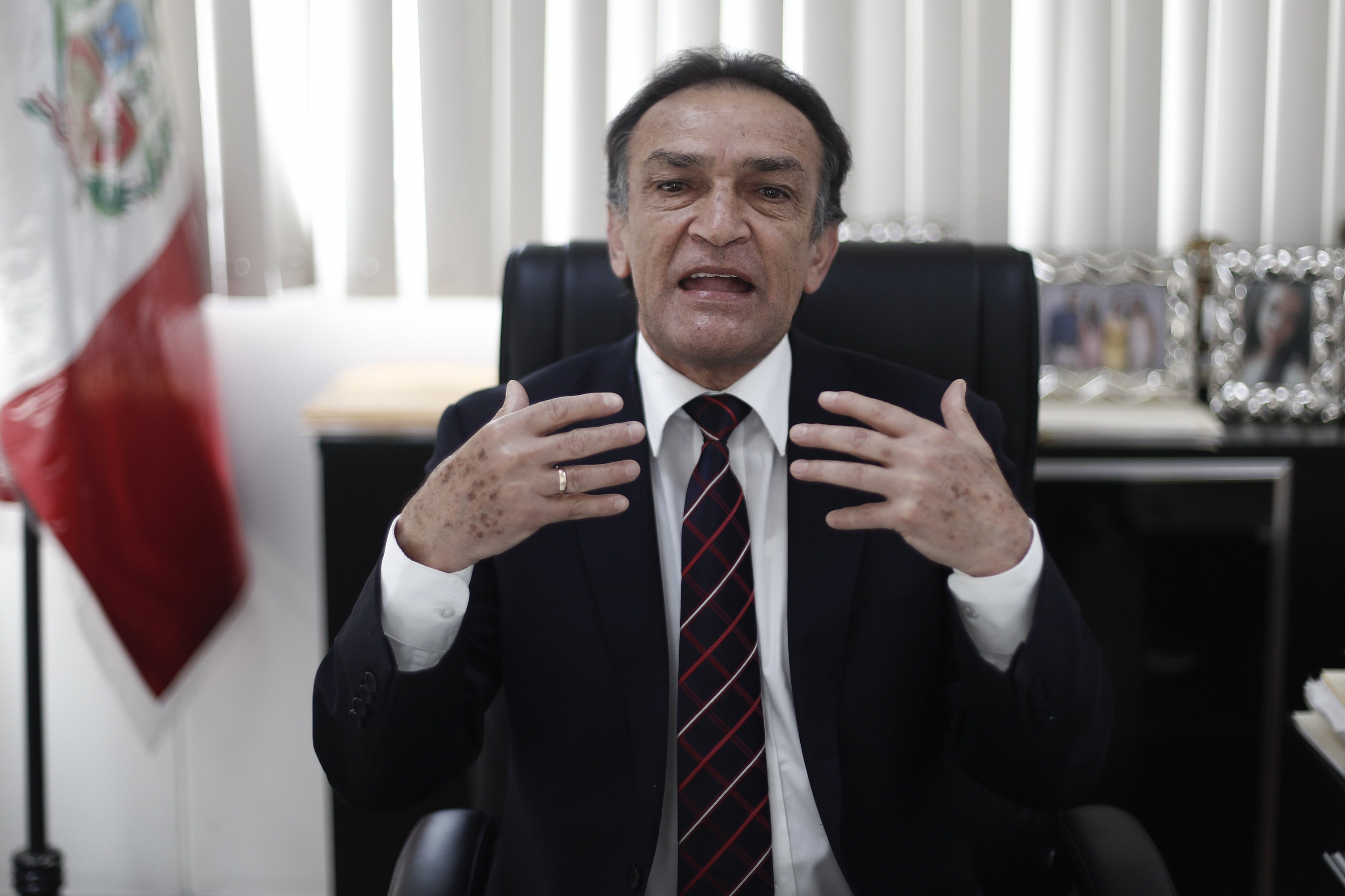 Comisión de Ética abrió investigación preliminar contra Héctor Becerril por presuntos sobornos