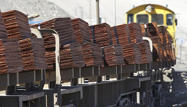 Cobre pierde terreno por inquietud sobre crecimiento global
