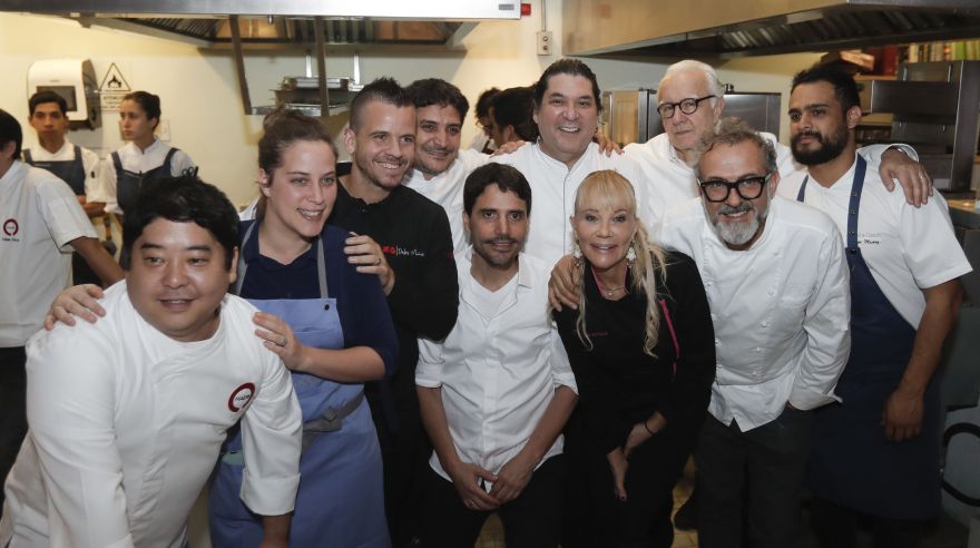 Astrid & Gastón: 25 años en el mes patrio